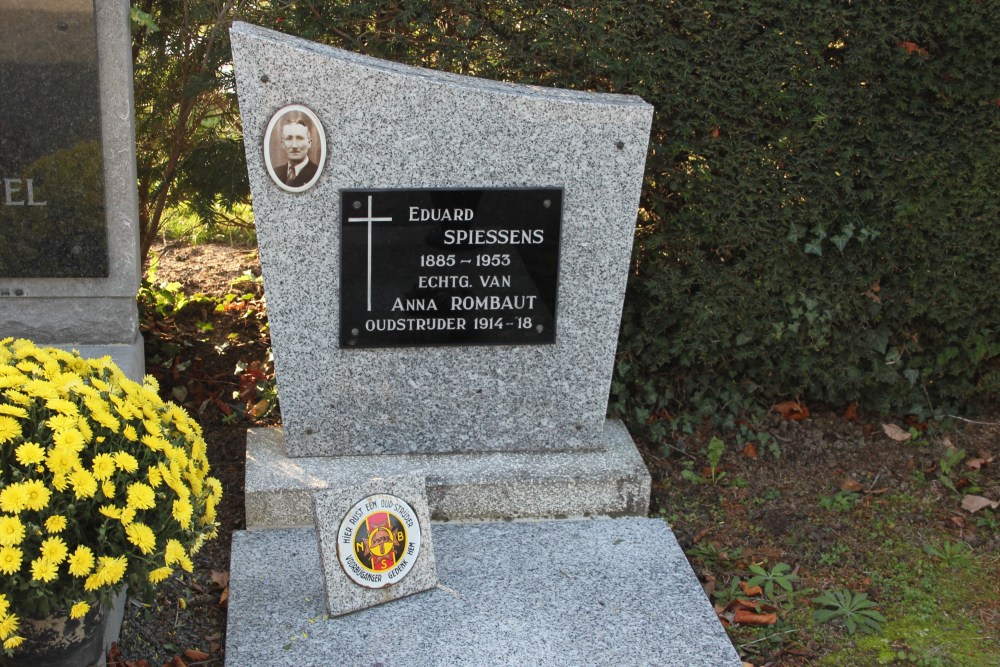 Belgian Graves Veterans Temse