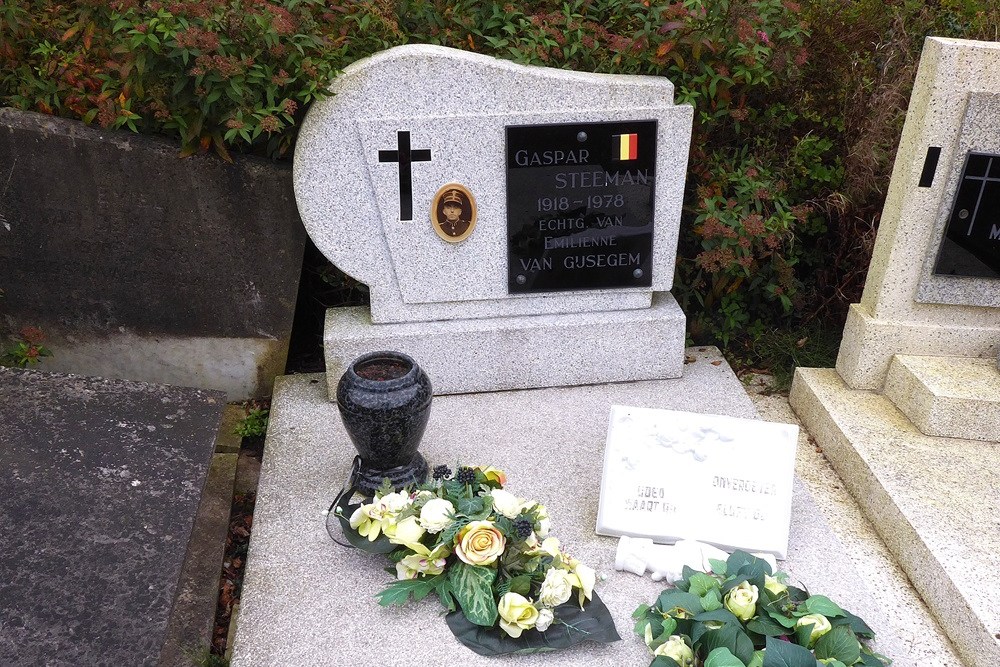 Belgian Graves Veterans Mespelare #4