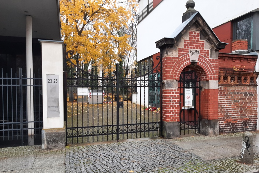 Jewish Cemetery Schnhauser Allee