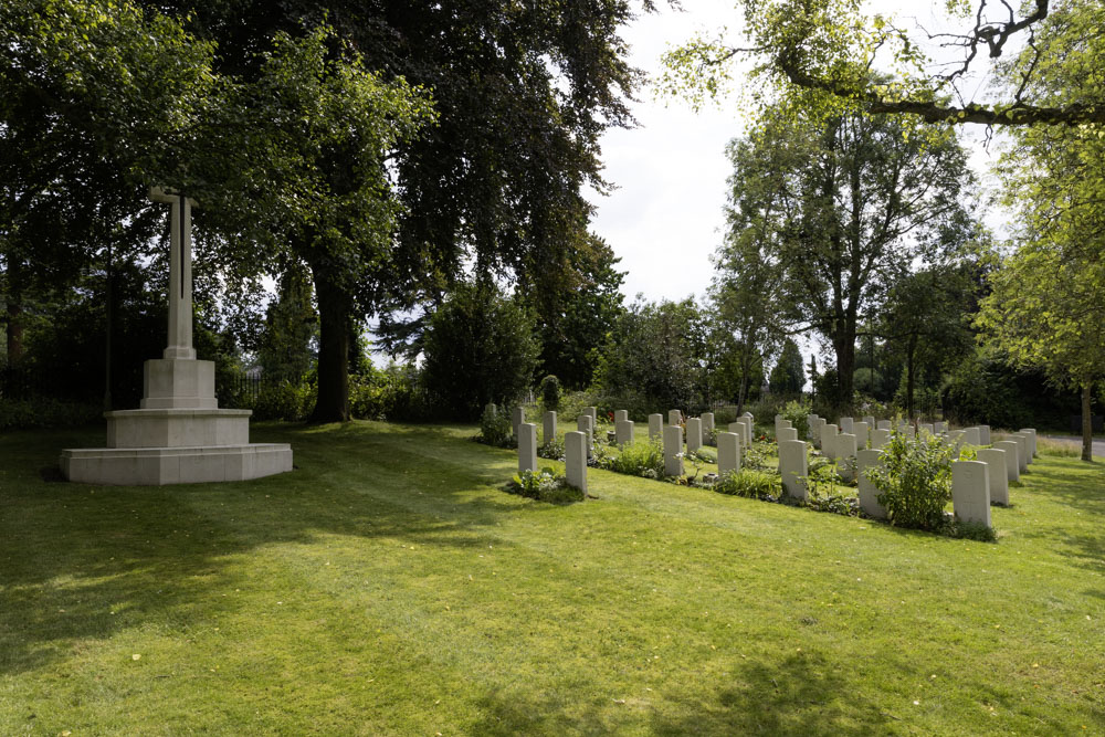 Commonwealth War Graves Andover Cemetery