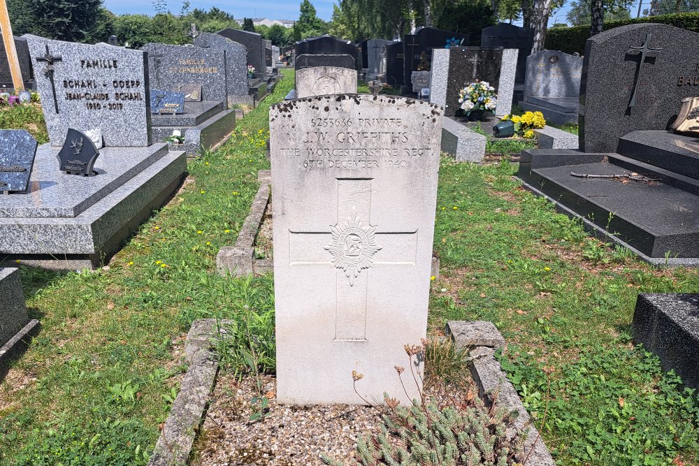 Commonwealth War Graves Municipal Cemetery Cronenbourg West Strasbourg #1