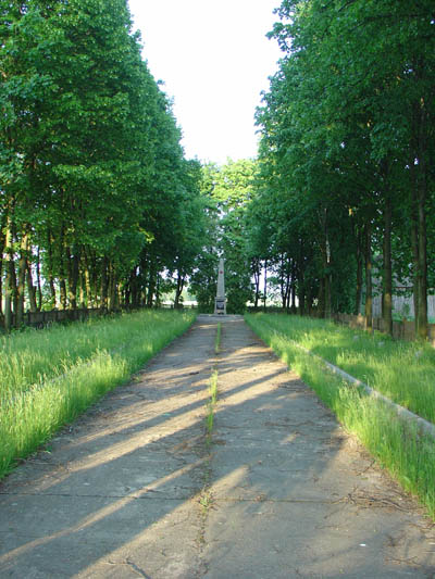 Sovjet Oorlogsbegraafplaats Tonkiele