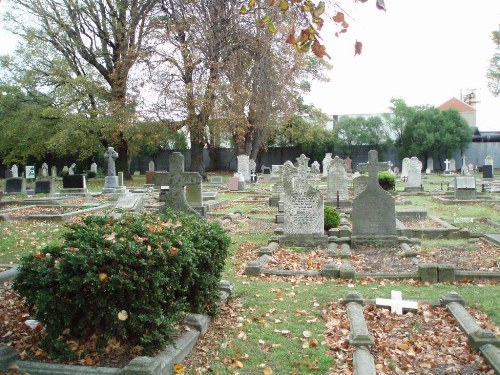 Commonwealth War Graves Woolston Cemetery