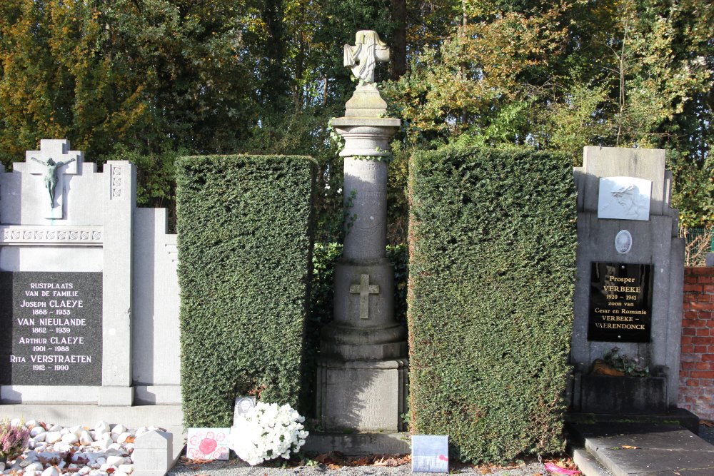 War Memorial Cemetery Elversele