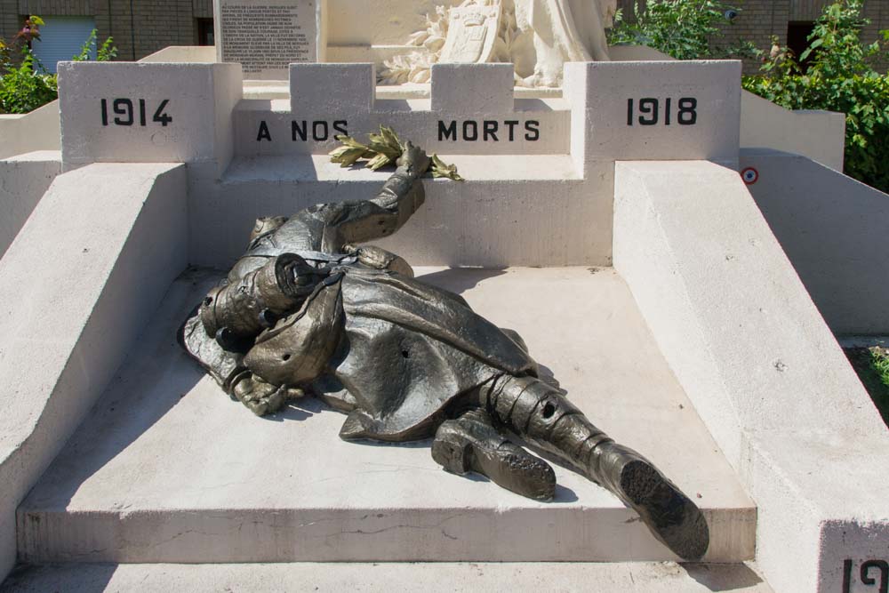 Oorlogsmonument Bergues #4