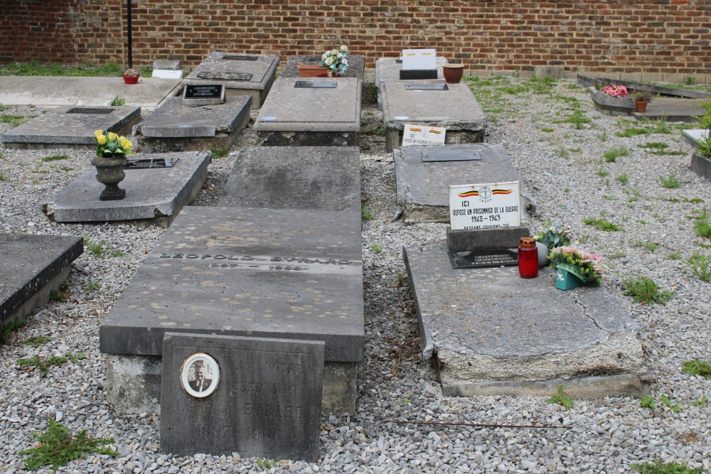 Belgian Graves Veterans Aiseau Centre #3