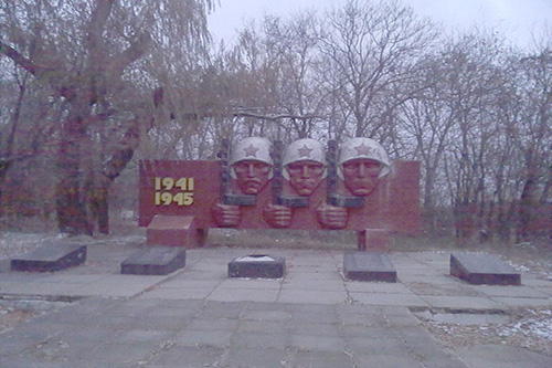 Mass Grave Soviet Soldiers Metalist