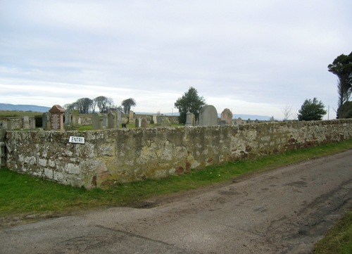 Commonwealth War Graves Ardersier Churchyard