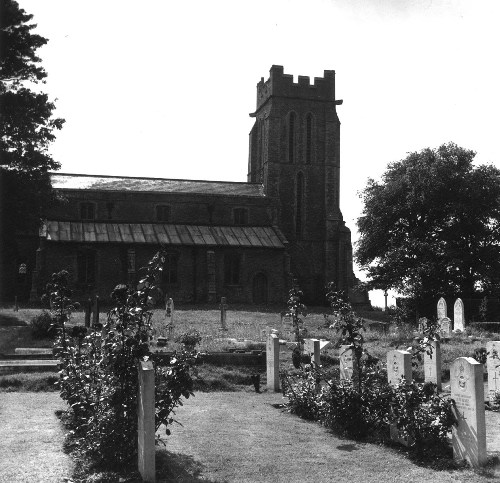 Oorlogsgraven van het Gemenebest Holy Cross Churchyard