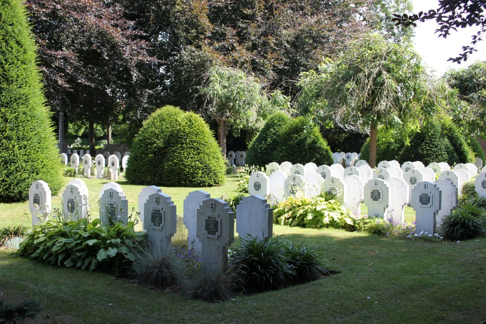 Belgische Oorlogsgraven Roeselare