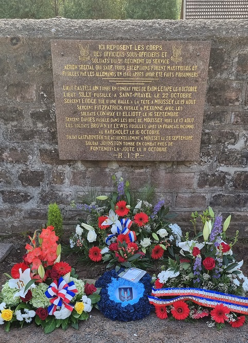 Commonwealth War Graves Moussey Churchyard #3