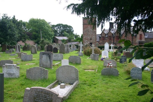 Commonwealth War Graves St Bartholomew Churchyard