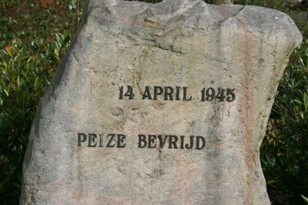 Bevrijdingsmonument Peize #3