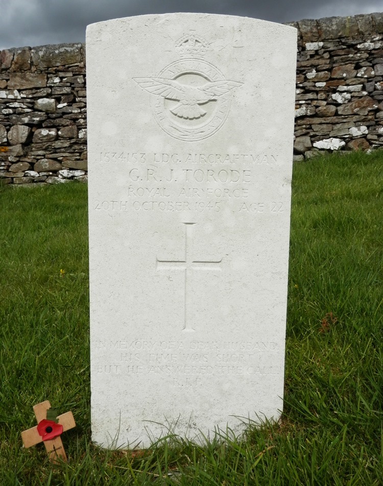Commonwealth War Grave Preston Under Scar Cemetery