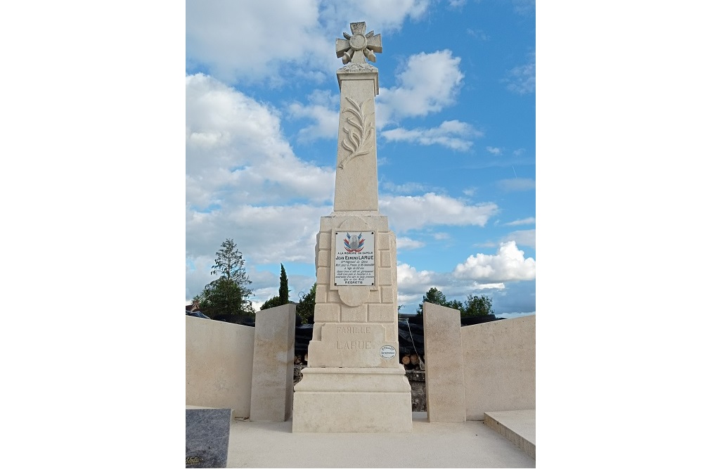 Franse Oorlogsgraven Begraafplaats Coubjours
