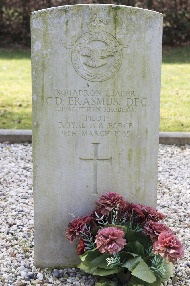 Commonwealth War Graves General Cemetery Raalte #4