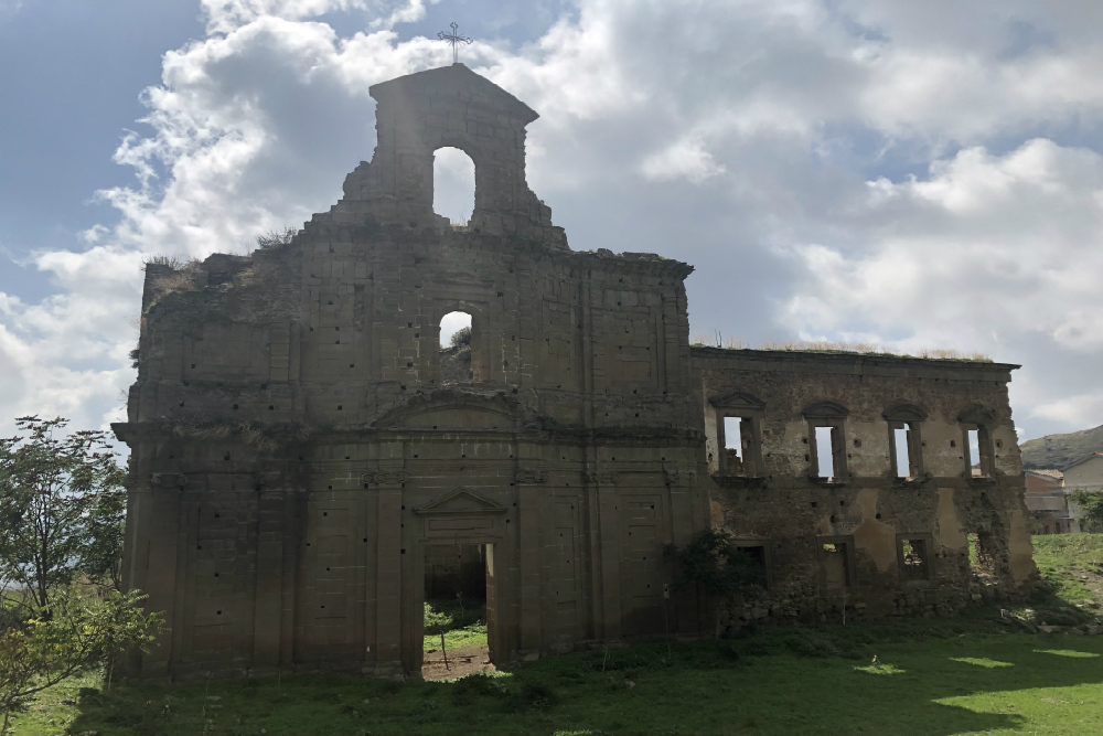 Gebombardeerd Klooster Troina