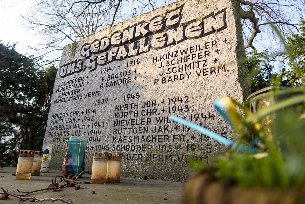 War Memorial Luchem #2