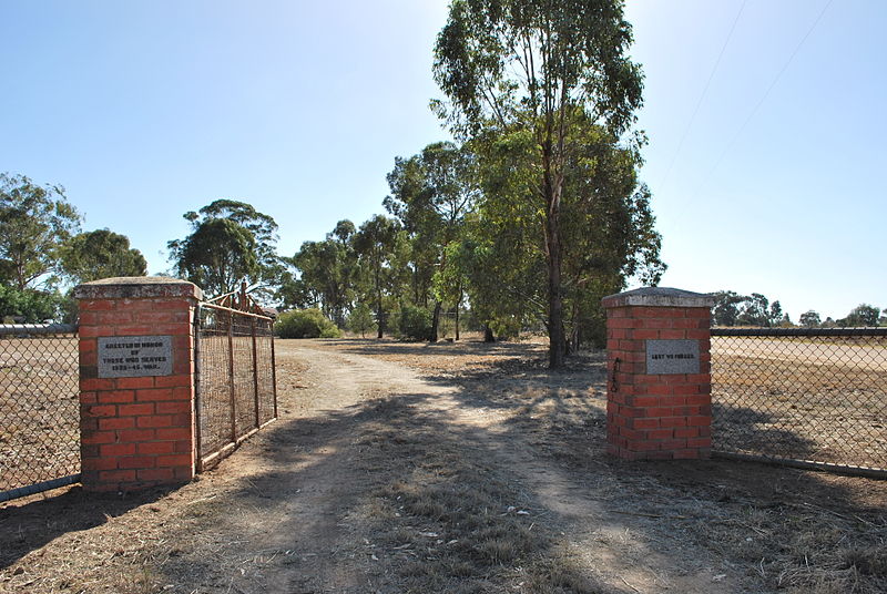 War Memorial Gates Marungi