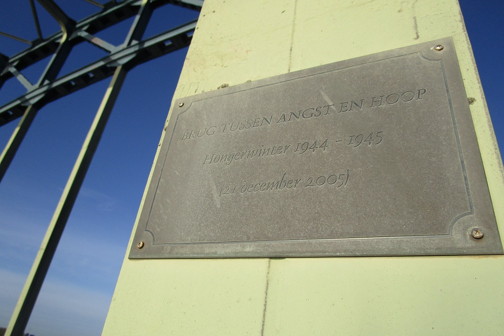 Memorial IJssel bridge