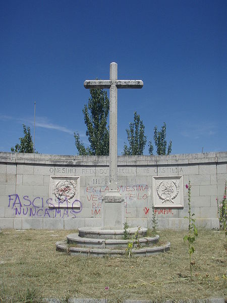 Monument Onsimo Redondo Ortega
