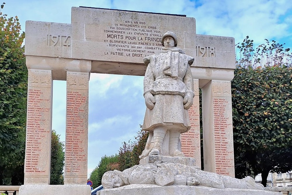 Oorlogsmonument Avallon #3