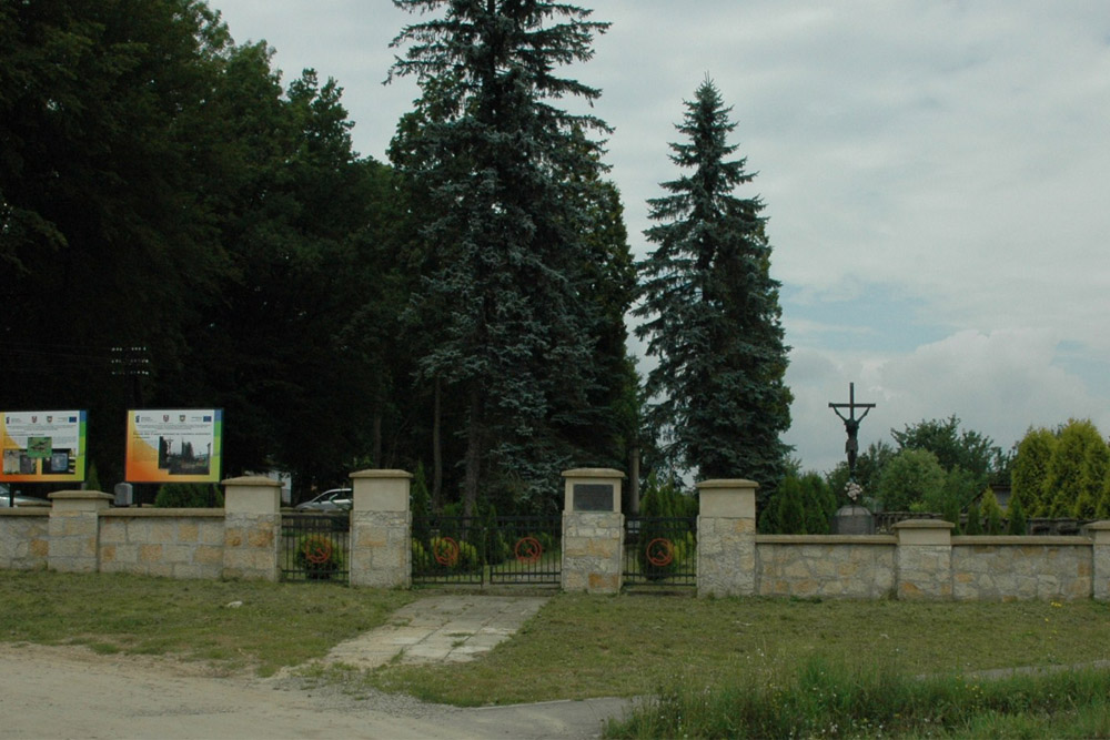 Sovjet Oorlogsbegraafplaats Brzozw