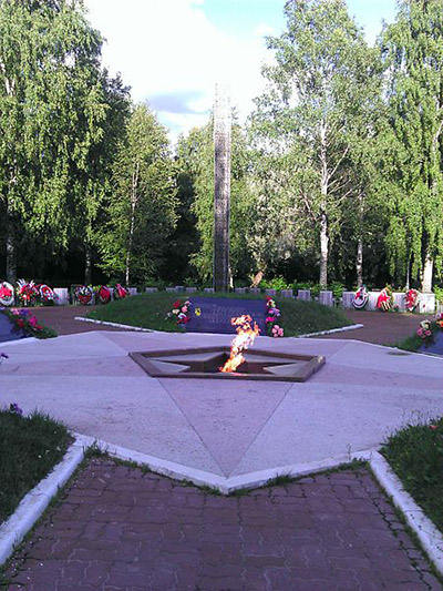 Sovjet Oorlogsbegraafplaats Kirishi
