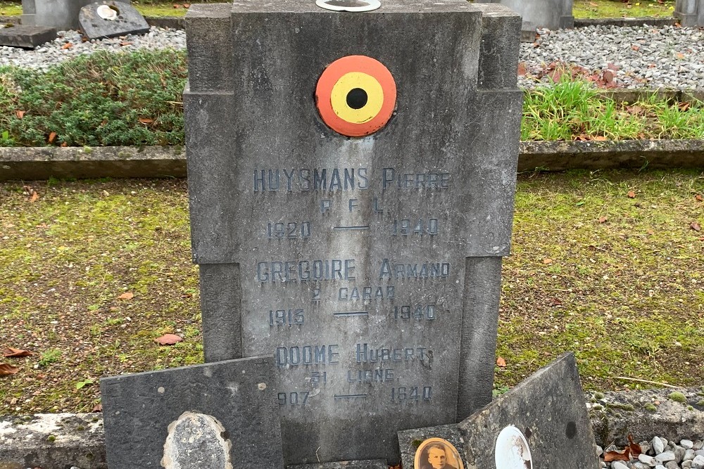 Monument to 2 soldiers killed at Fort Tancrémont #5