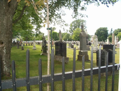 Commonwealth War Graves Mont-Joli Cemetery