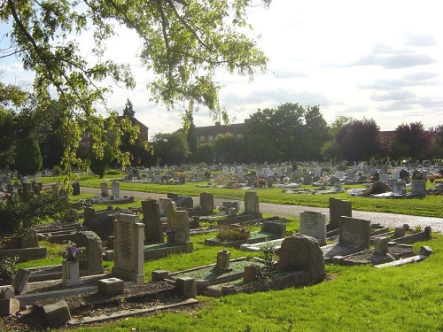 Commonwealth War Graves West Drayton Cemetery