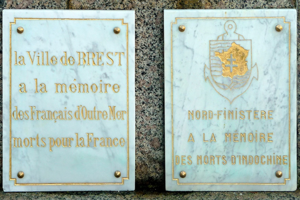War Memorial Cimetire Kerfautras