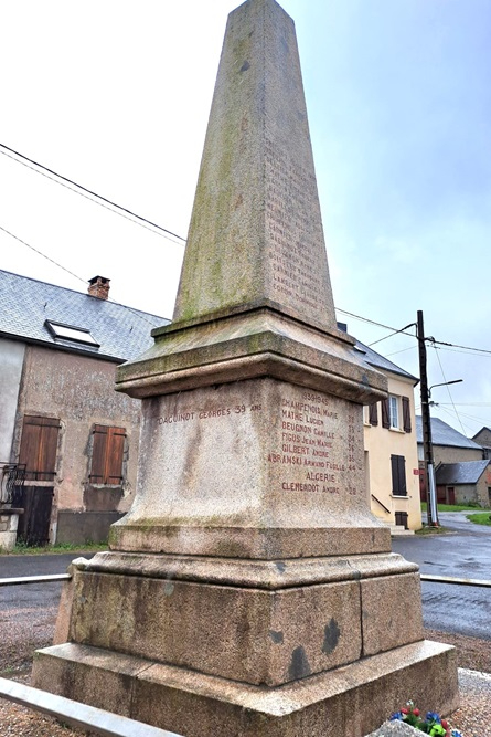 Oorlogsmonument 	Saint-Brisson #3