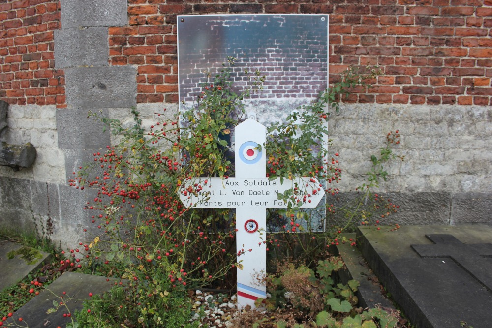 Cenotaaf Franse Soldaten Baulers