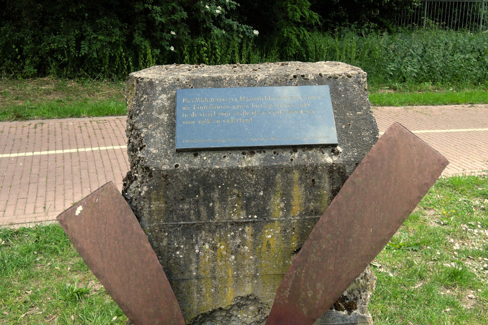 Memorial Killed Soldiers 10 May 1940