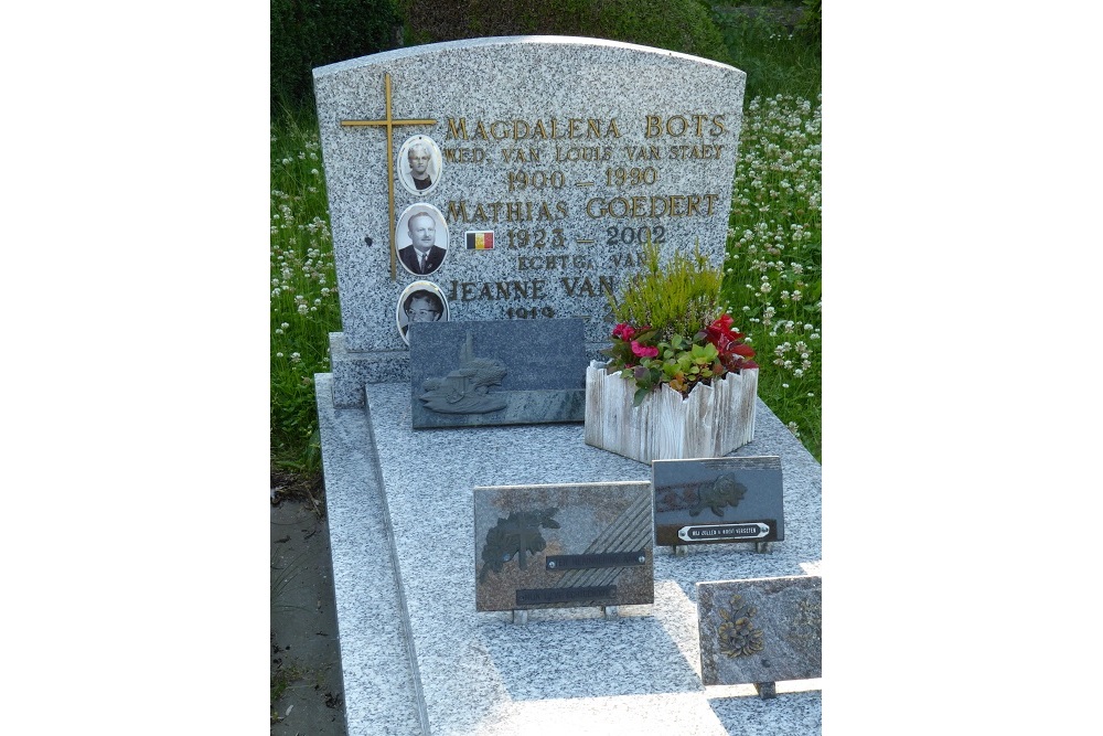 Belgian Graves Veterans Houtem