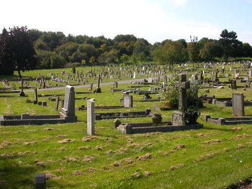 Commonwealth War Graves Whinfield Park Cemetery
