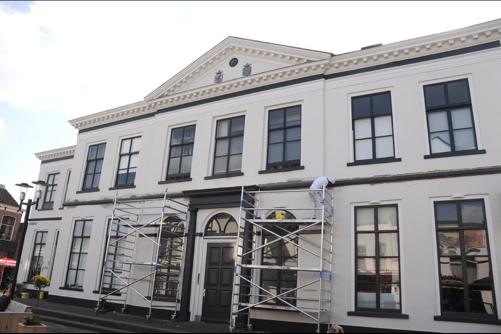 Plaquette Oorlogsslachtoffers Voormalig Gemeentehuis - Wolvega ...