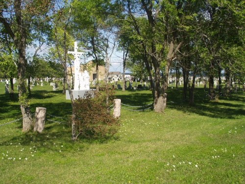 Oorlogsgraven van het Gemenebest St. Polycarpe Roman Catholic Cemetery