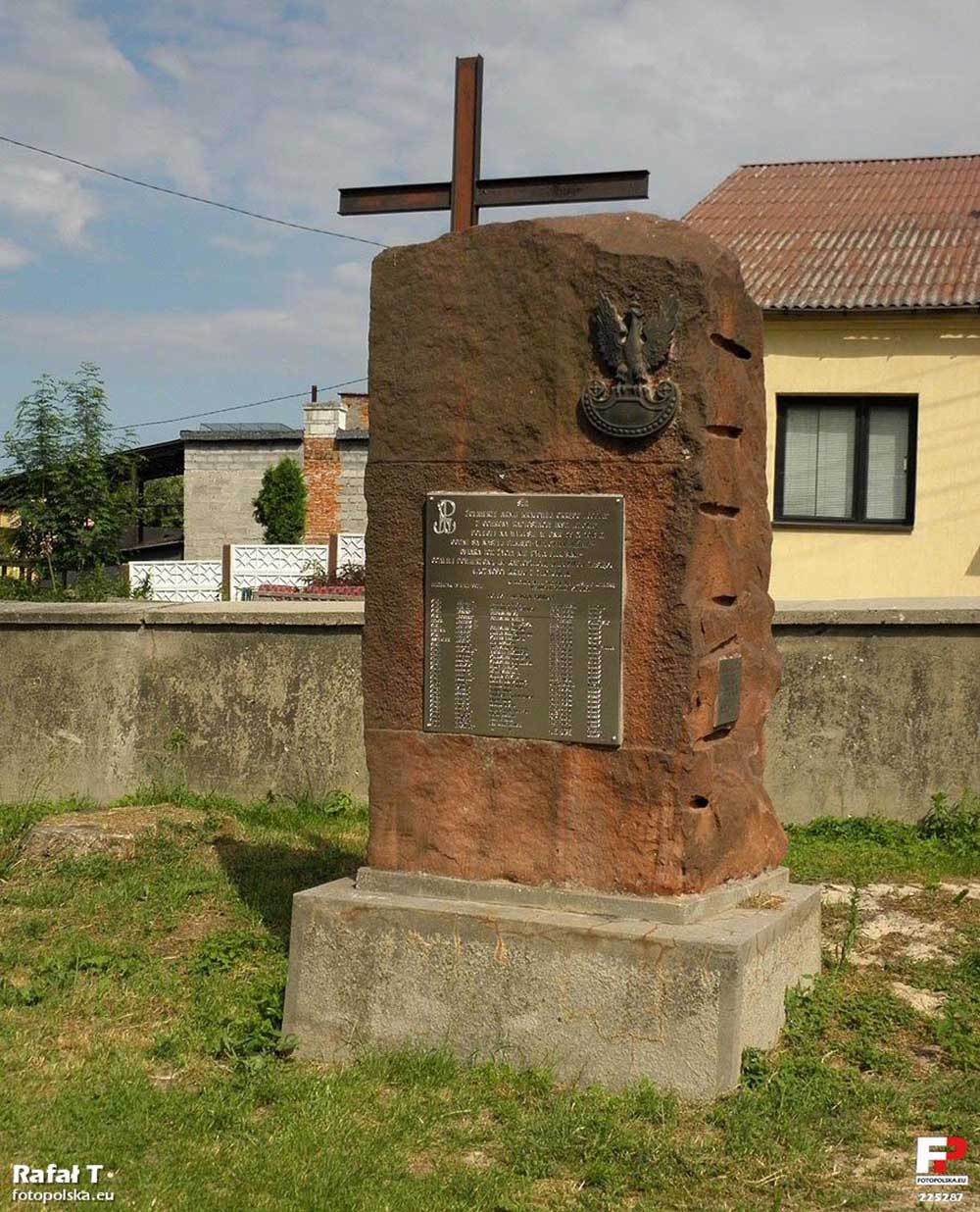 Monument Armia Krajowa Bodzentyn