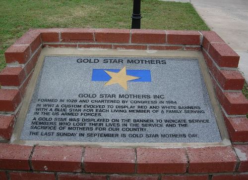 Monument Gold Star Mothers