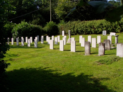 Commonwealth War Graves Compton Chamberlayne Cemetery