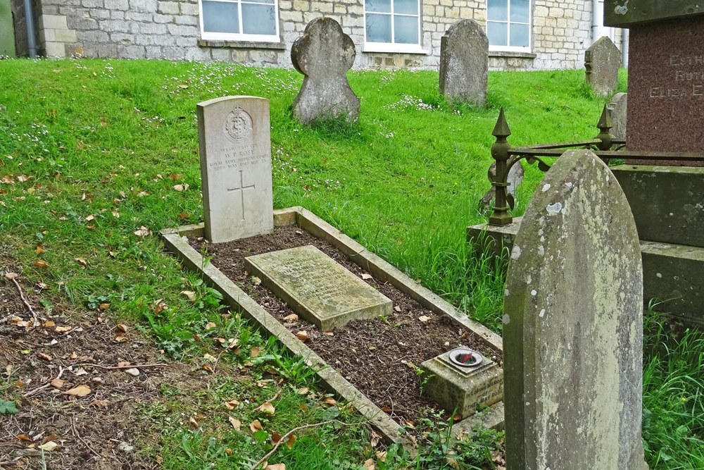 Commonwealth War Grave King's Stanley Baptist Chapelyard
