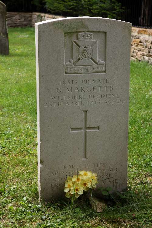 Oorlogsgraven van het Gemenebest Down Ampney Churchyard