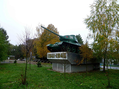 Sovjet Oorlogsbegraafplaats Ivanychi