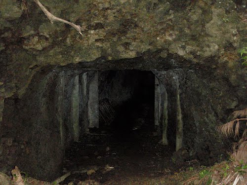 Japanse Ondergrondse Bunker Chichijima
