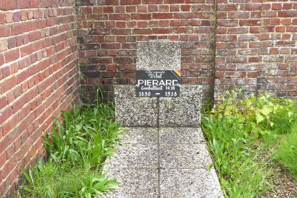 Belgian Graves Veterans Villers-le-Gambon #2