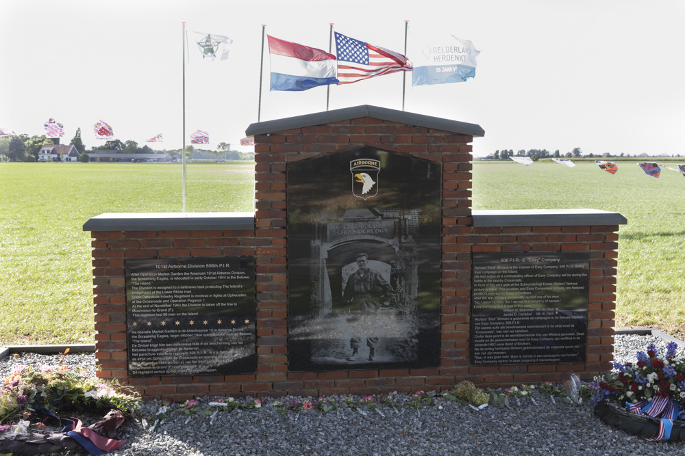 Monument 101st Airborne Division 506 P.I.R