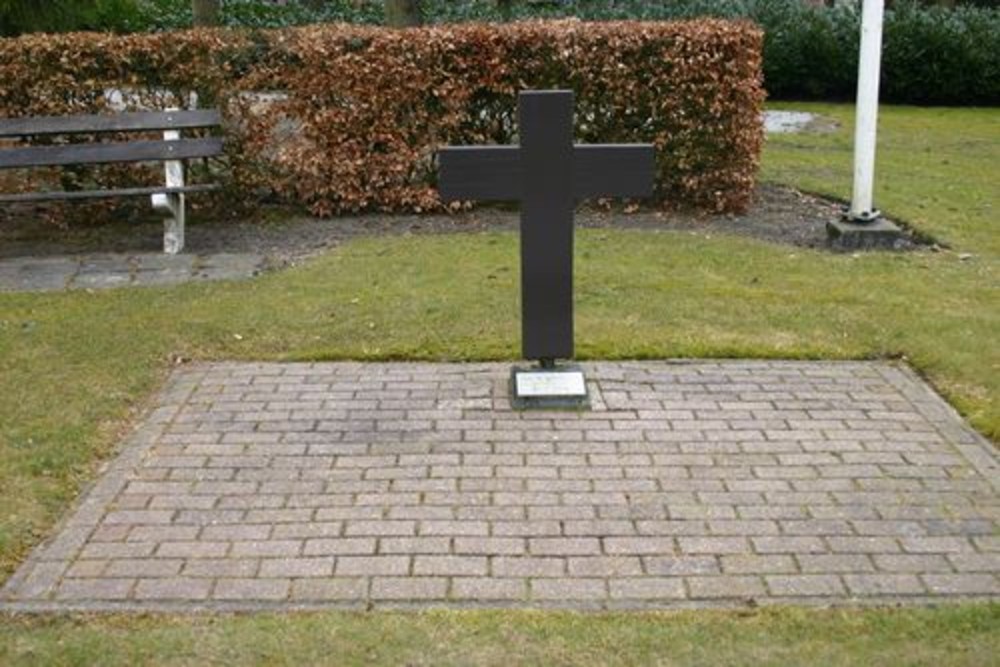 War Memorial Cemetery Schoonoord #2