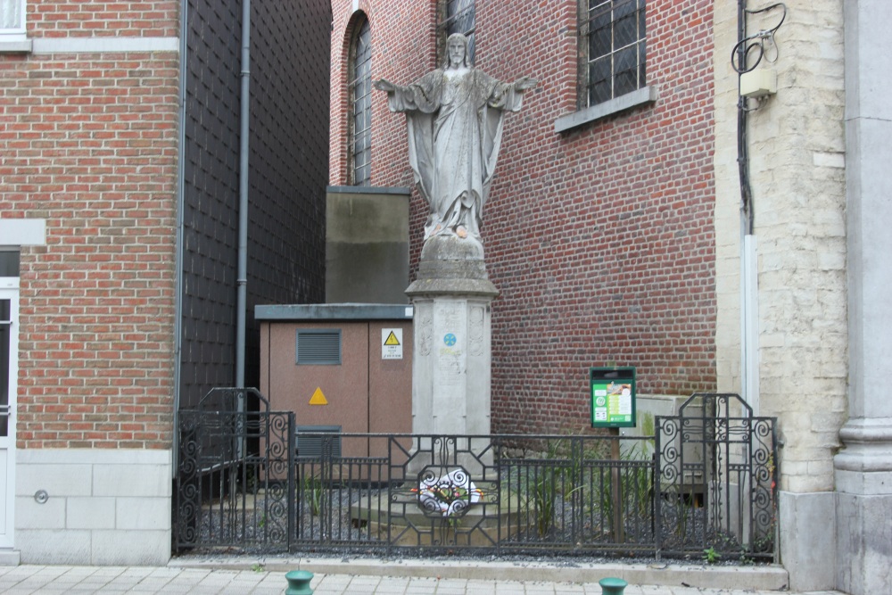 War Memorial - Holy Heart Statue Genappe